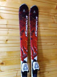 LYŽE NORDICA HOTROD JR 140CM + LYŽIARKY NORDICA GPX TEAM 25MP